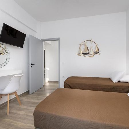 Christianna & George Luxury Hot Tub Apartment Fira  Exterior photo