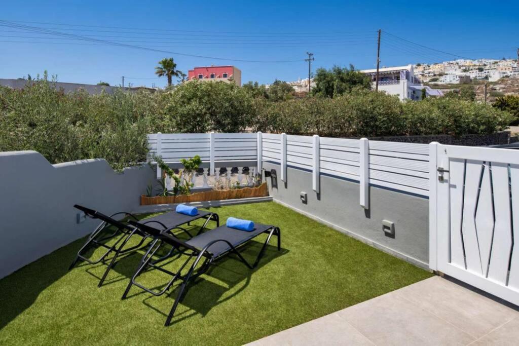 Christianna & George Luxury Hot Tub Apartment Fira  Exterior photo