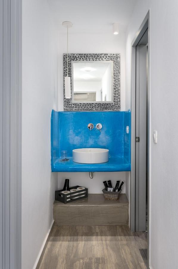 Christianna & George Luxury Hot Tub Apartment Fira  Exterior photo