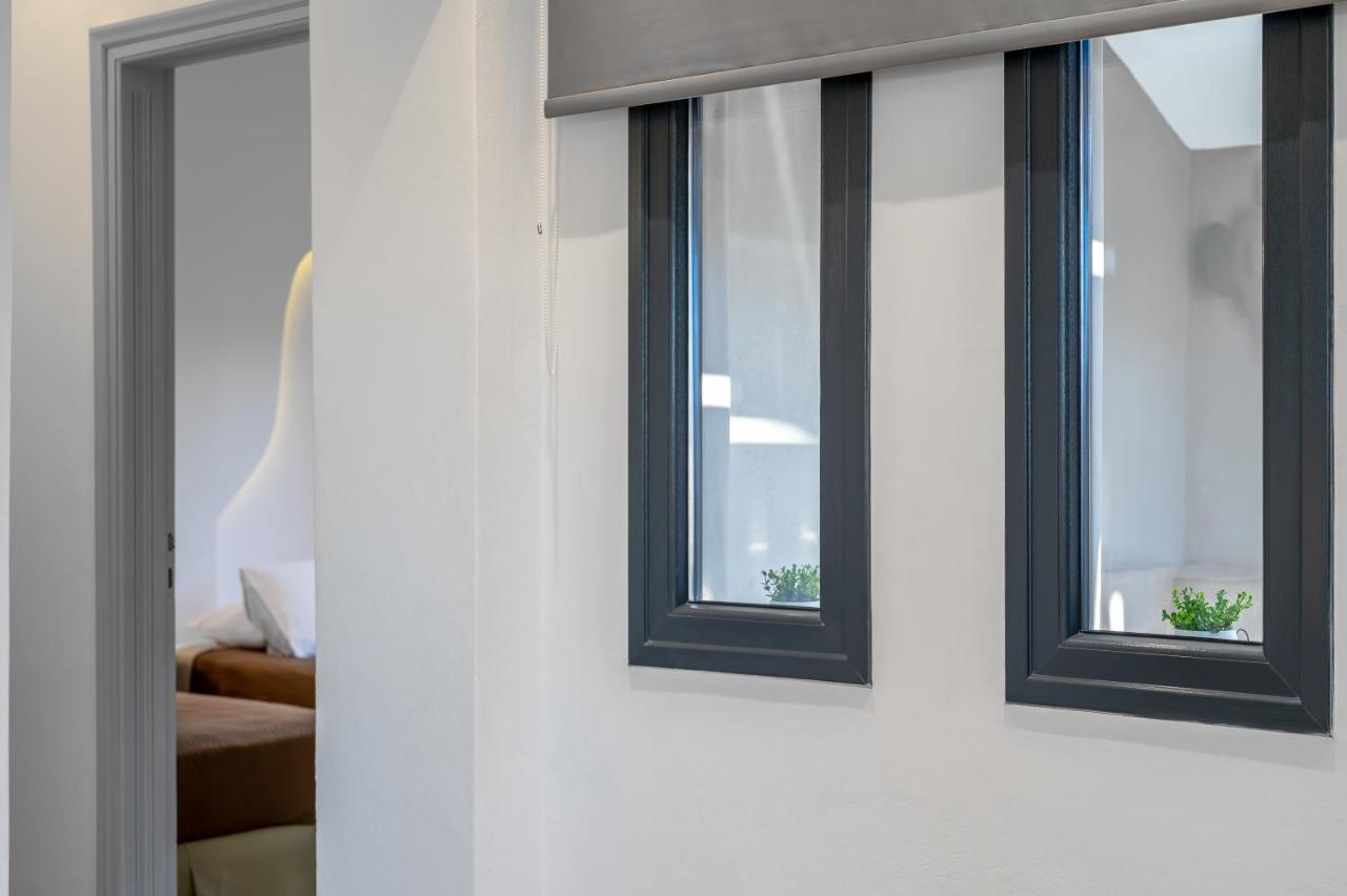 Christianna & George Luxury Hot Tub Apartment Fira  Exterior photo